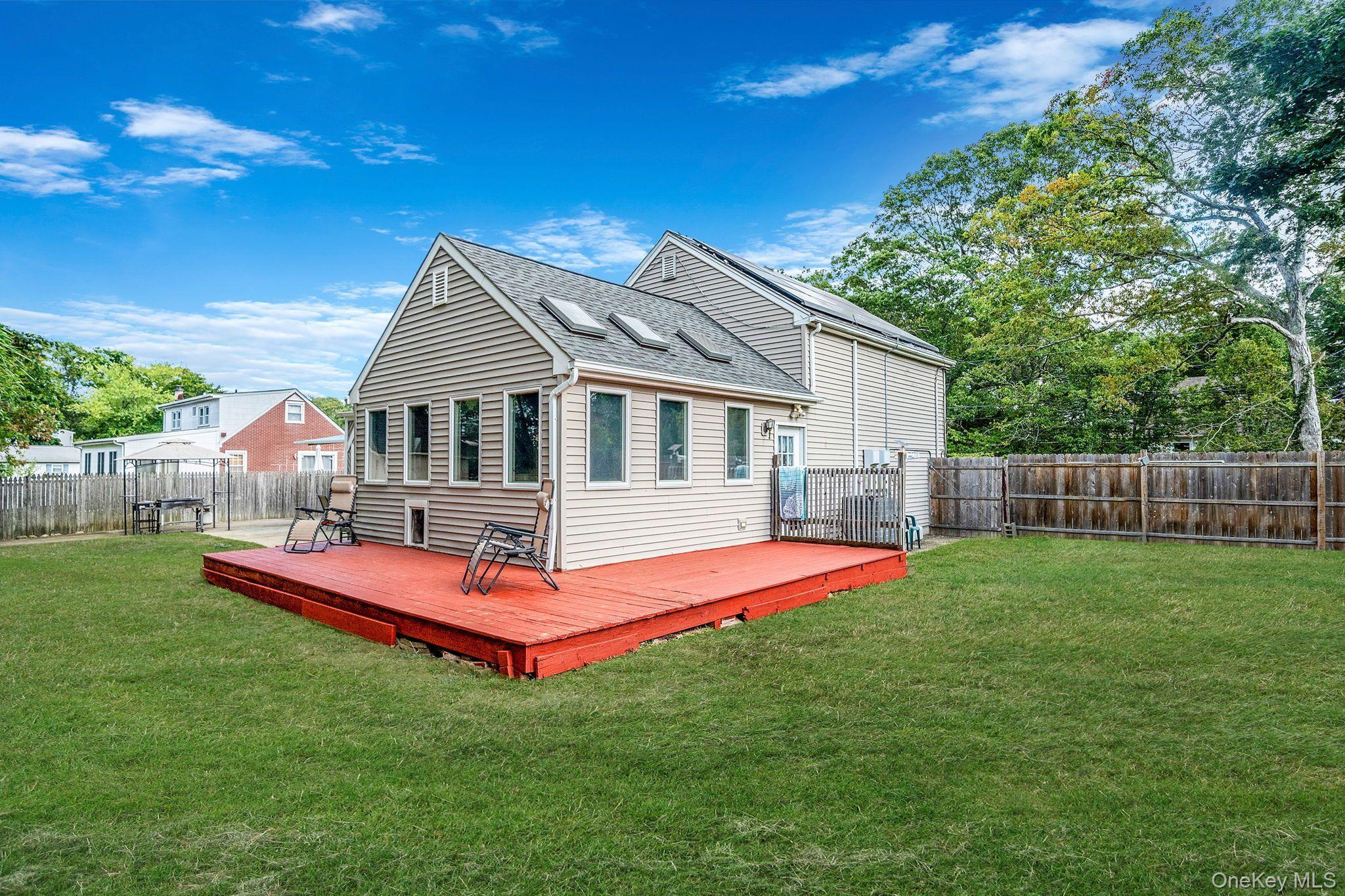 18 Lakeview Drive, Middle Island, NY 11953