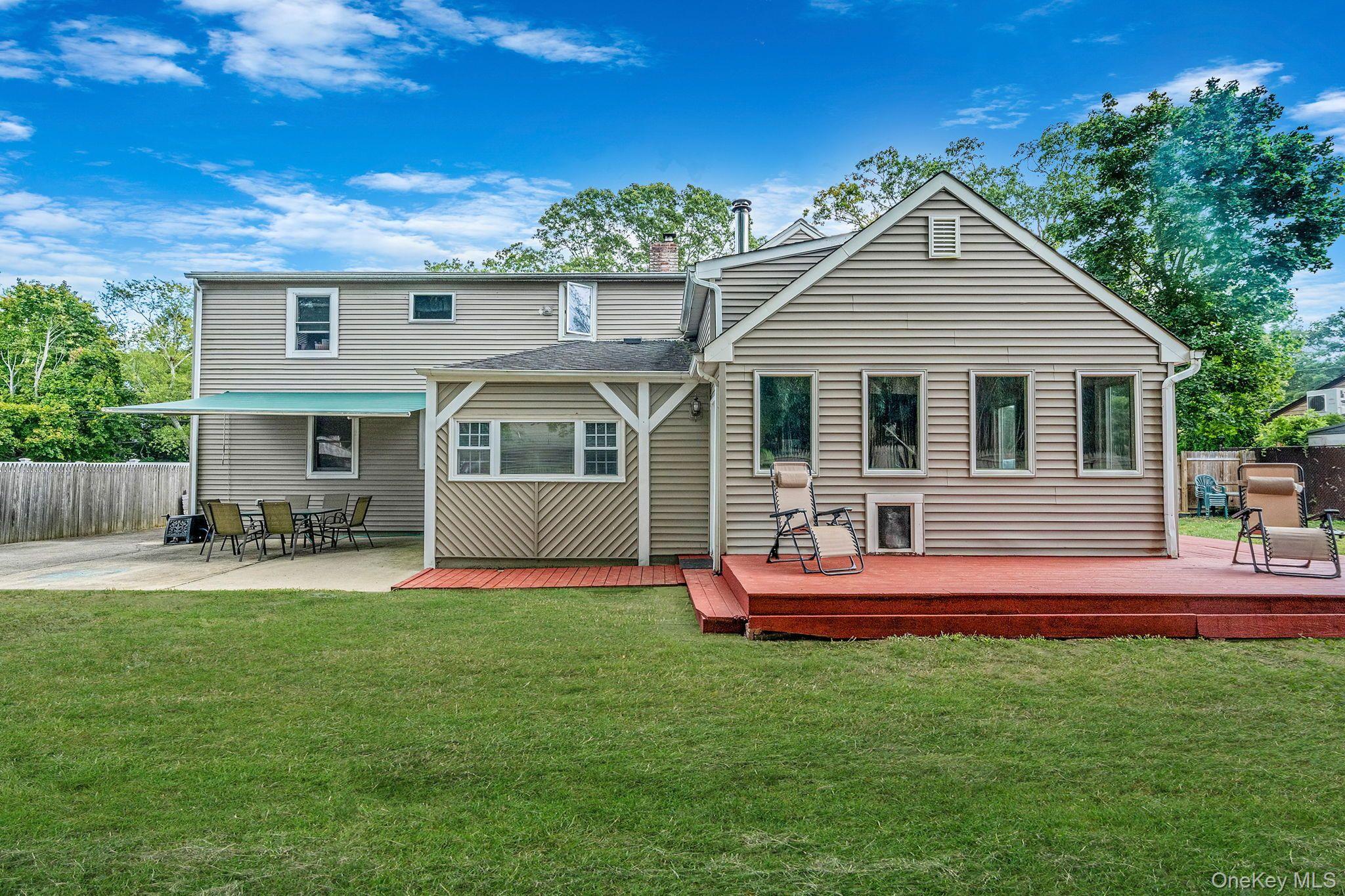 18 Lakeview Drive, Middle Island, NY 11953