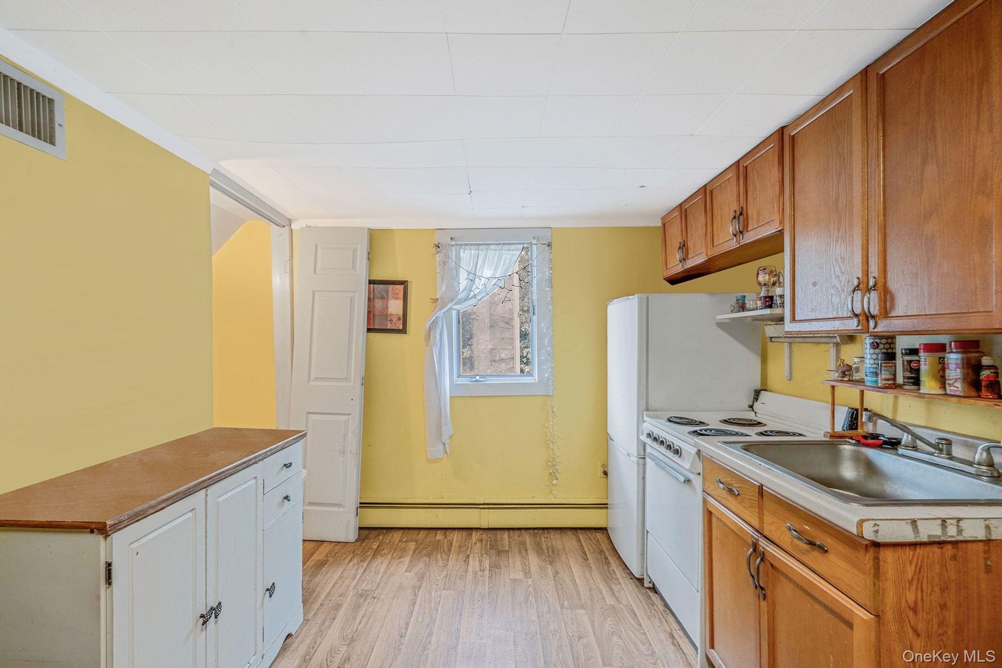 18 Lakeview Drive, Middle Island, NY 11953