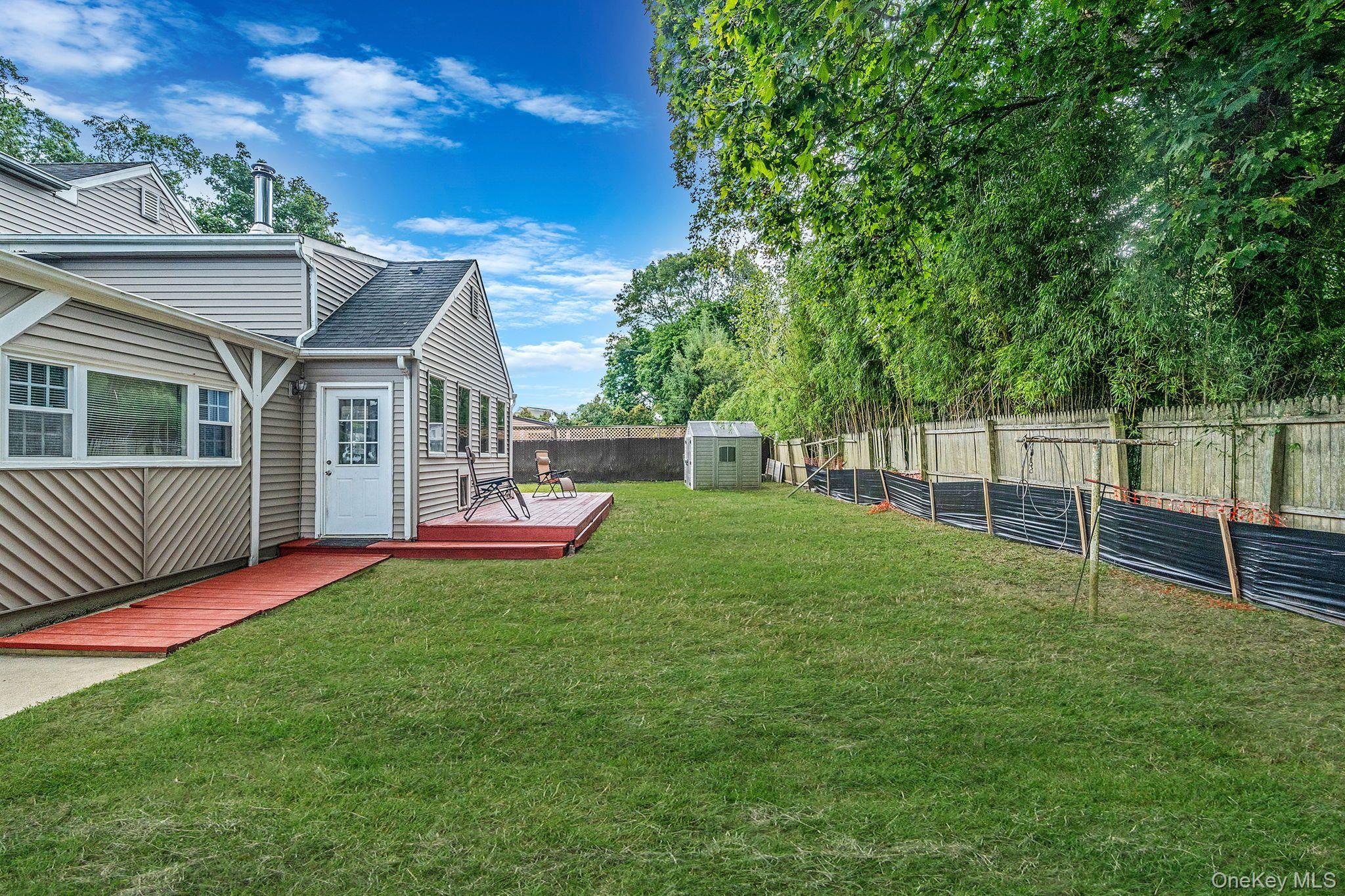 18 Lakeview Drive, Middle Island, NY 11953