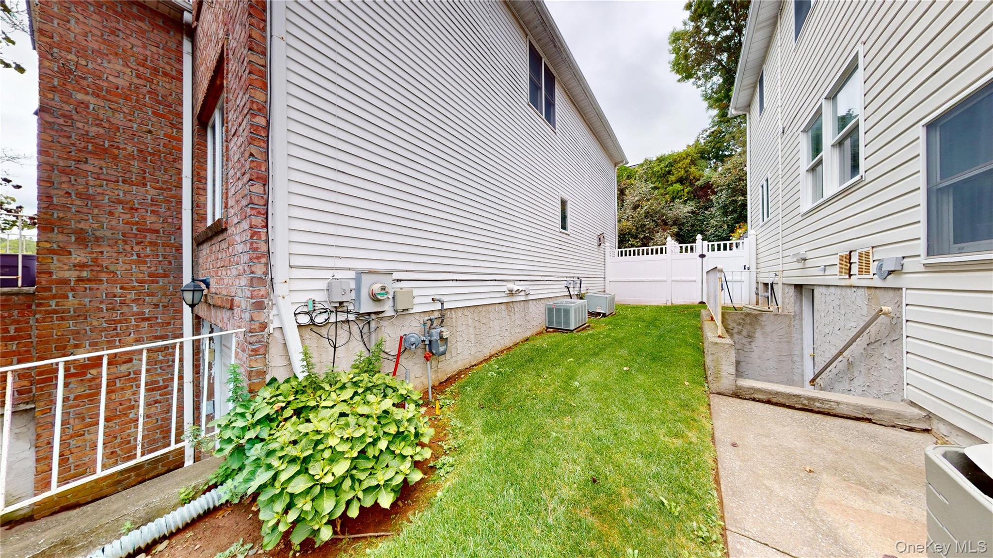 64 Greenway Drive, Staten Island, NY 10301