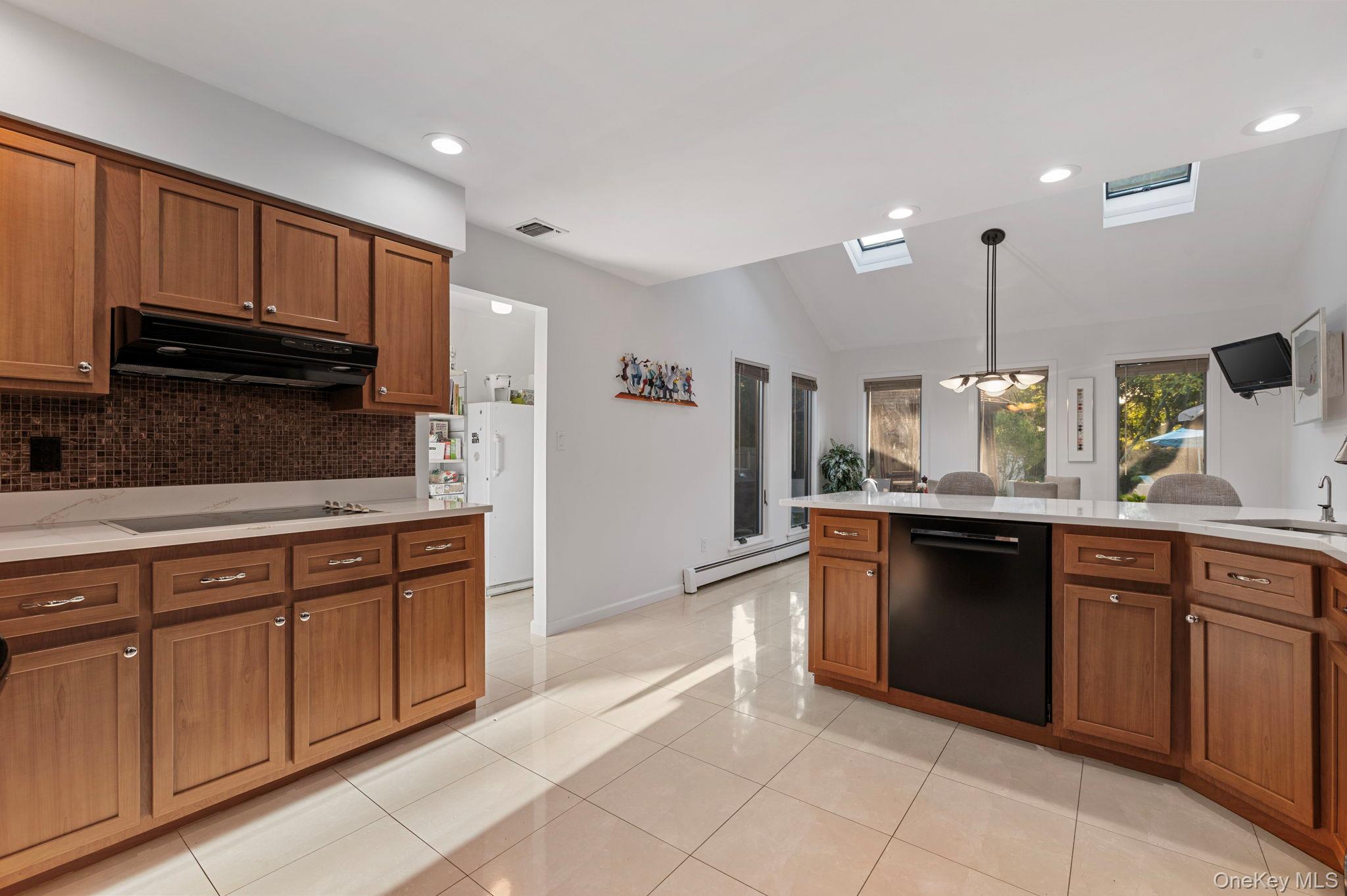 1 Castle Drive, Woodbury, NY 11797