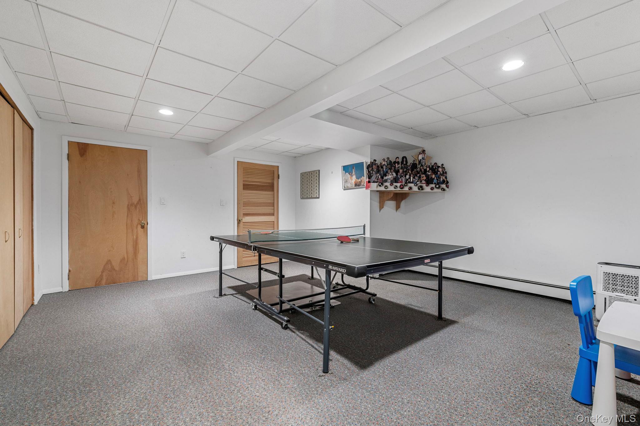 1 Castle Drive, Woodbury, NY 11797