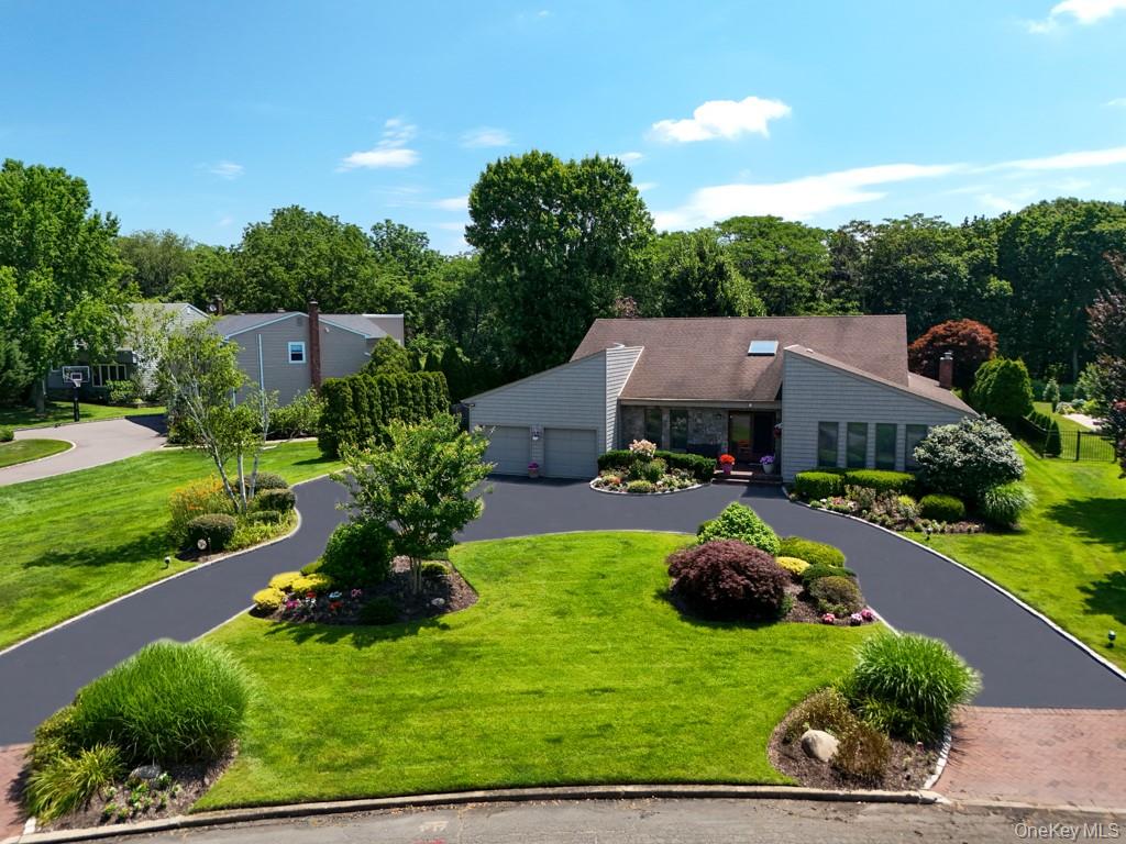 1 Castle Drive, Woodbury, NY 11797