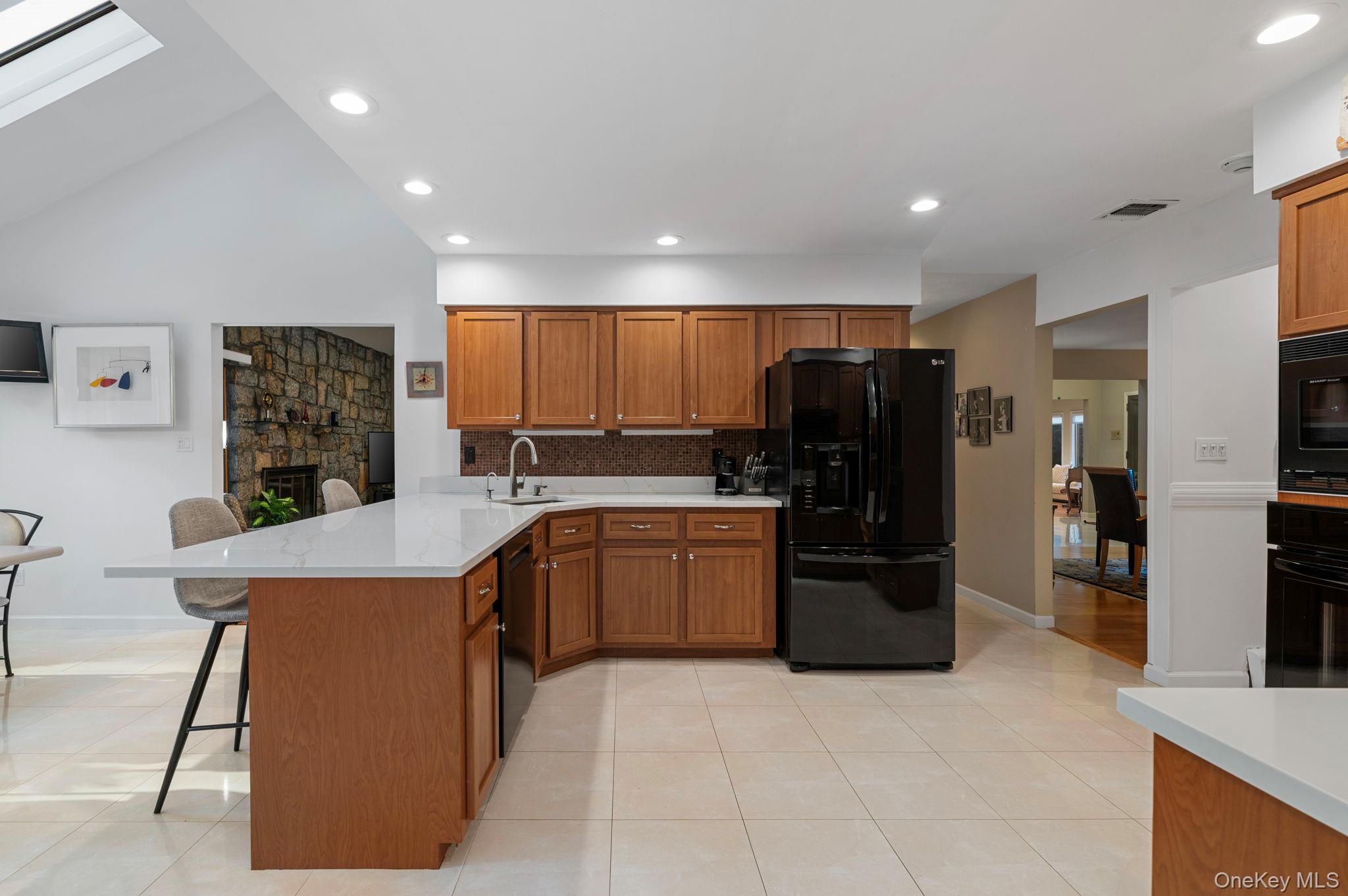 1 Castle Drive, Woodbury, NY 11797