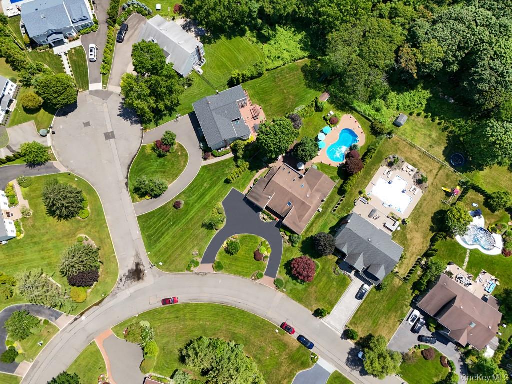 1 Castle Drive, Woodbury, NY 11797