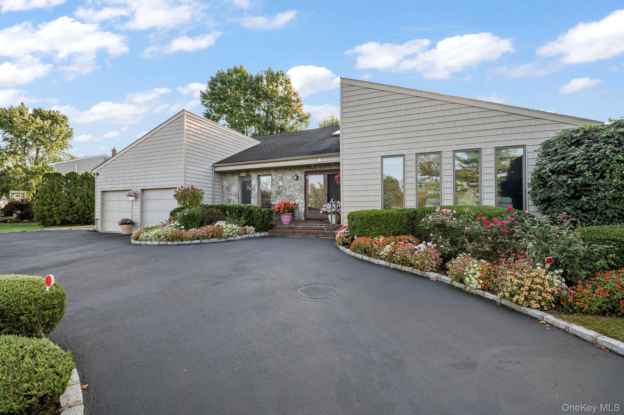 1 Castle Drive, Woodbury, NY 11797