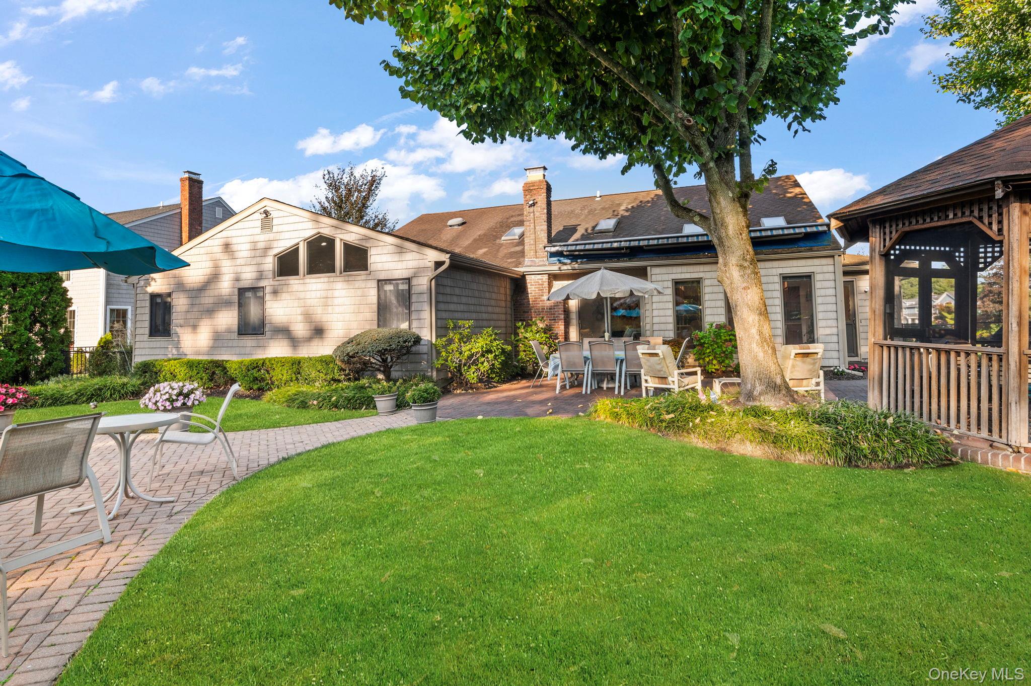 1 Castle Drive, Woodbury, NY 11797