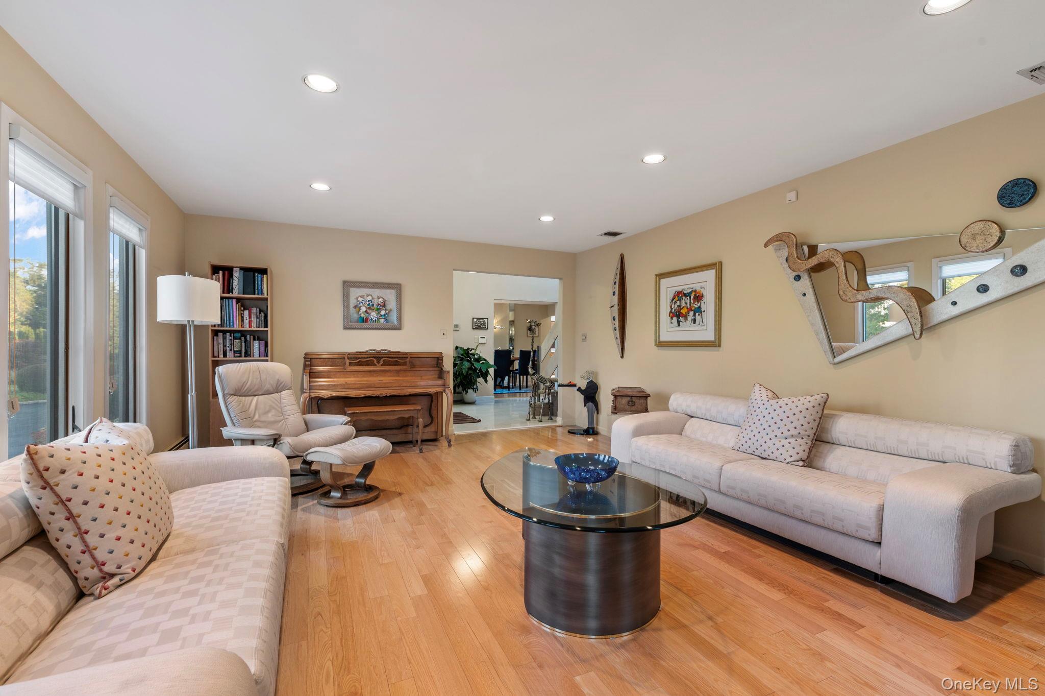 1 Castle Drive, Woodbury, NY 11797