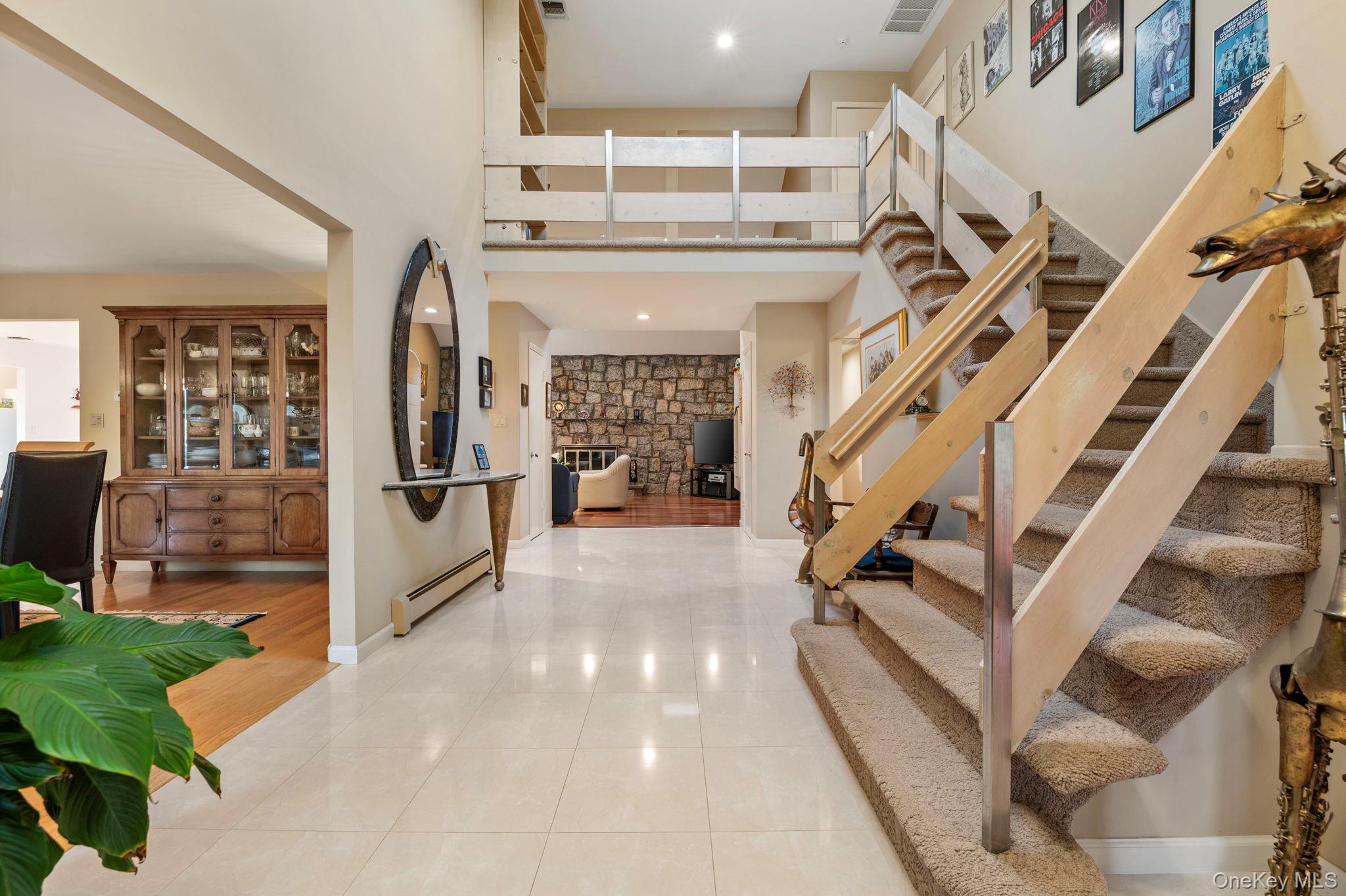 1 Castle Drive, Woodbury, NY 11797