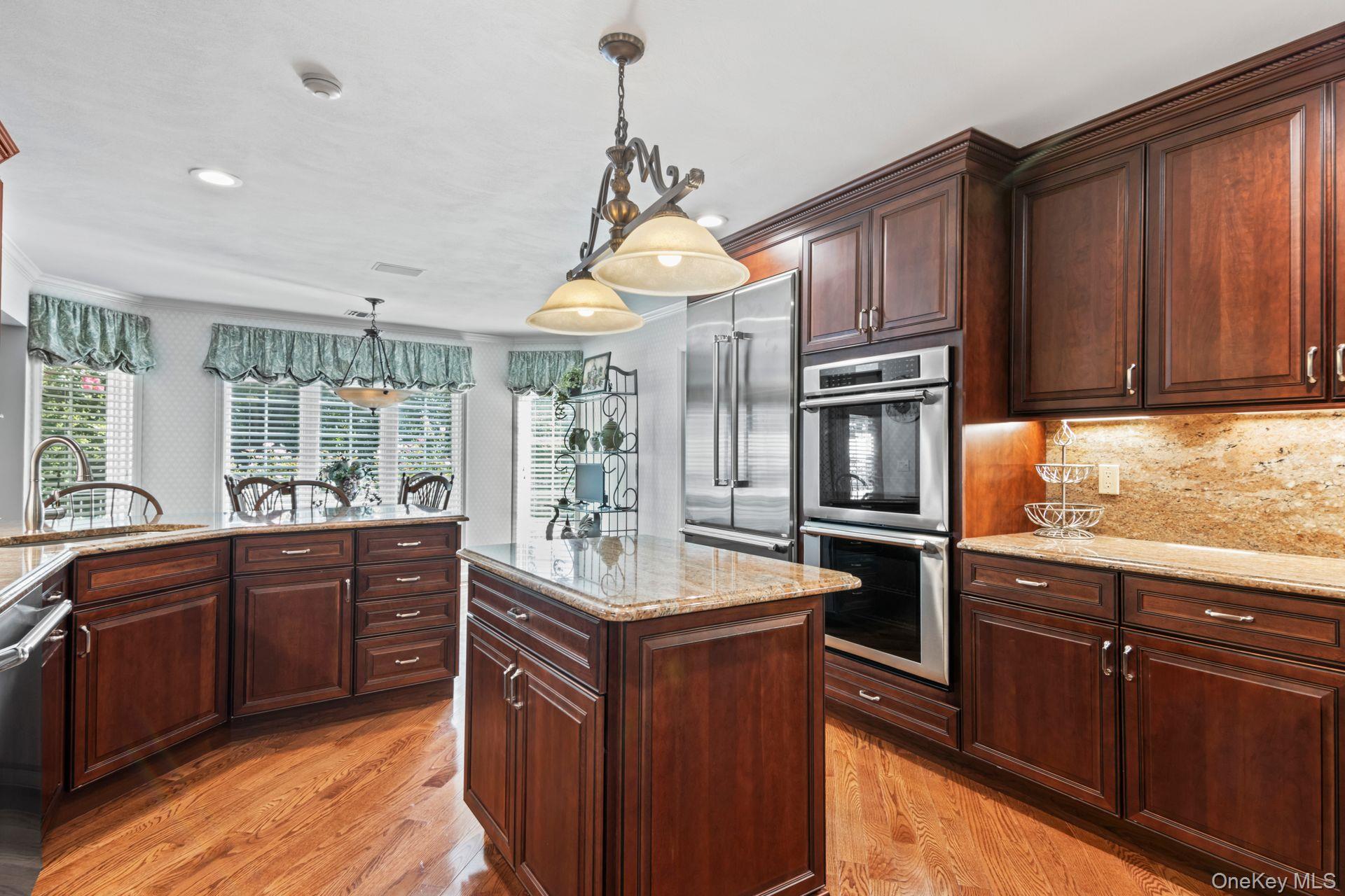 77 The Woods, Commack, NY 11725