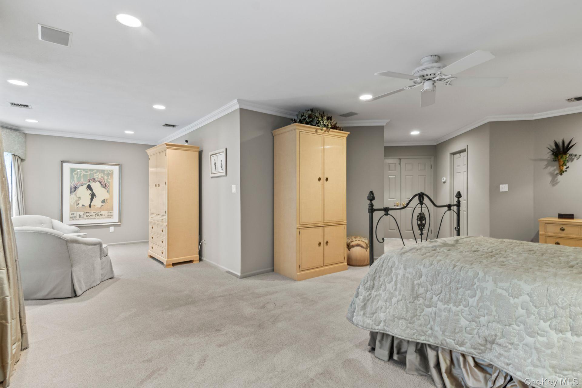 77 The Woods, Commack, NY 11725