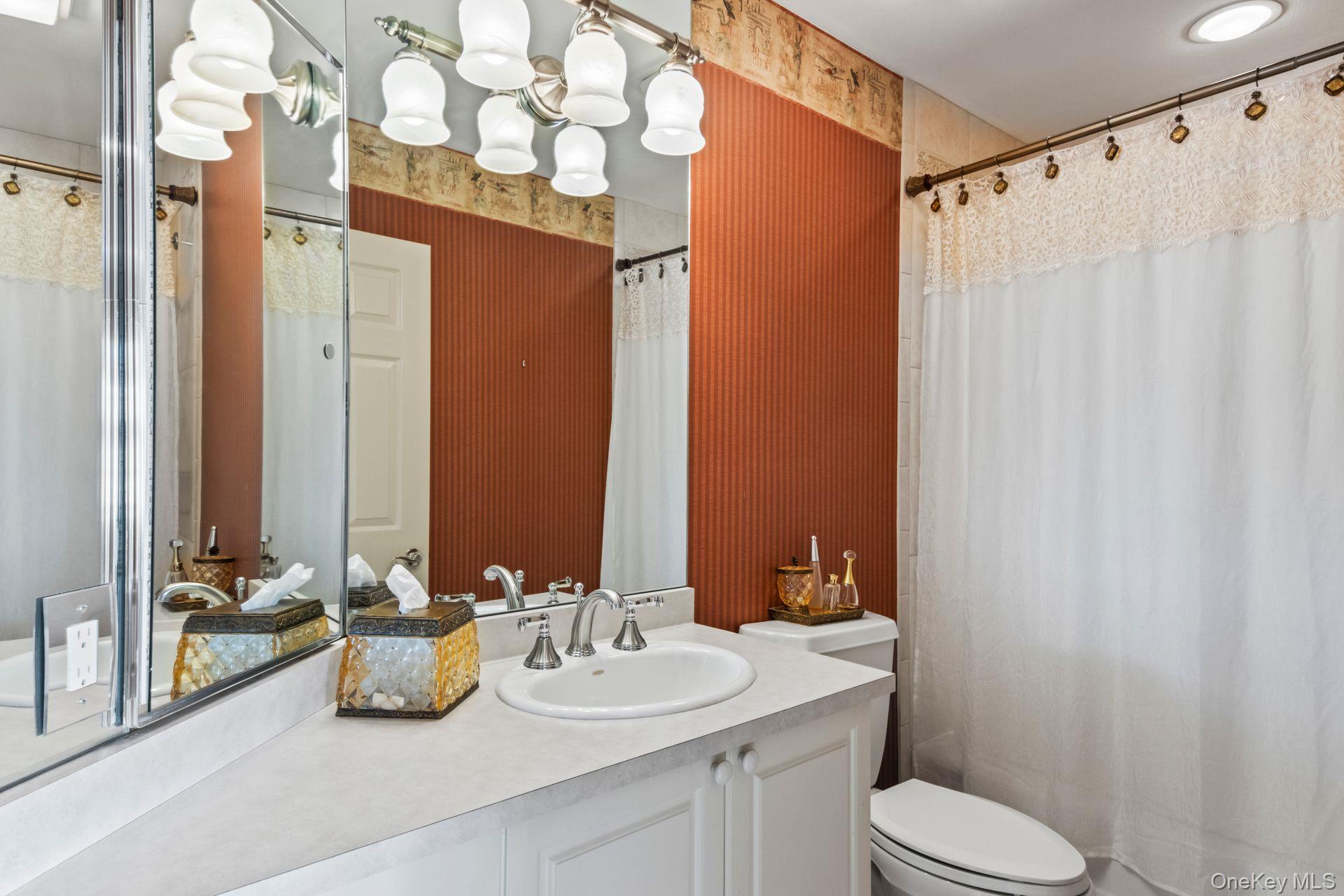 77 The Woods, Commack, NY 11725