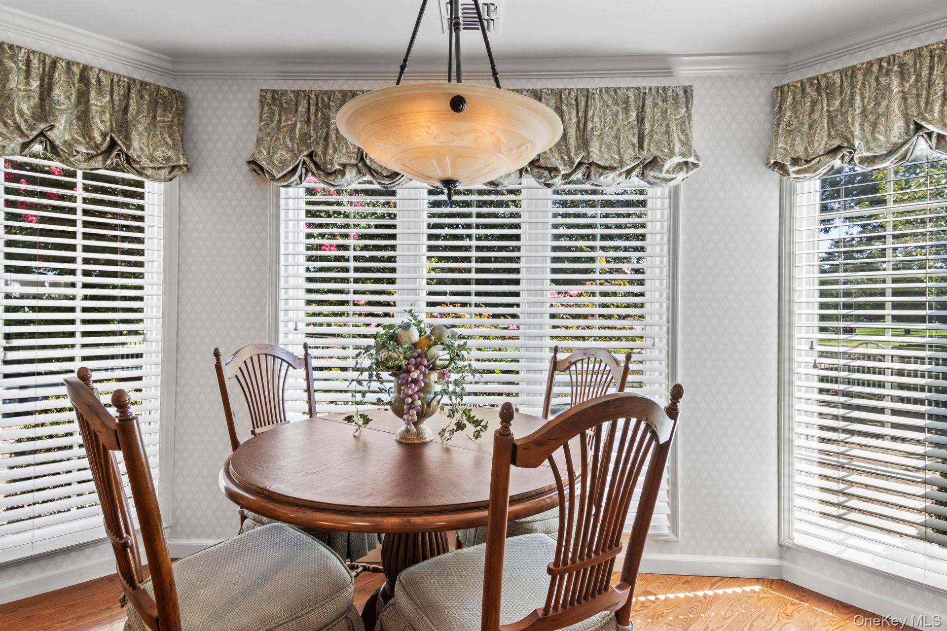 77 The Woods, Commack, NY 11725