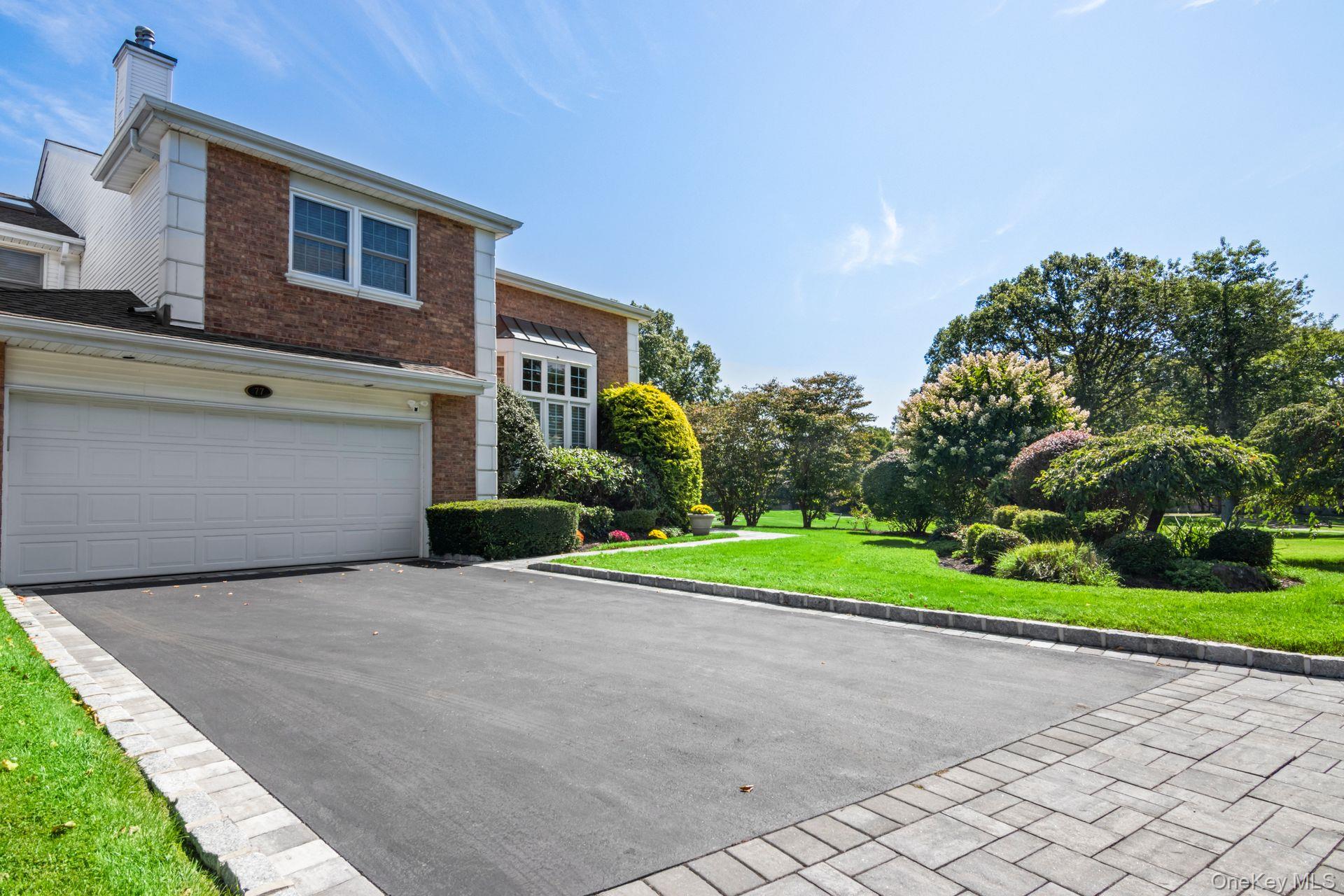 77 The Woods, Commack, NY 11725