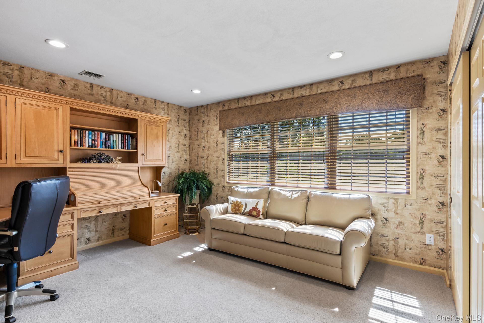 77 The Woods, Commack, NY 11725