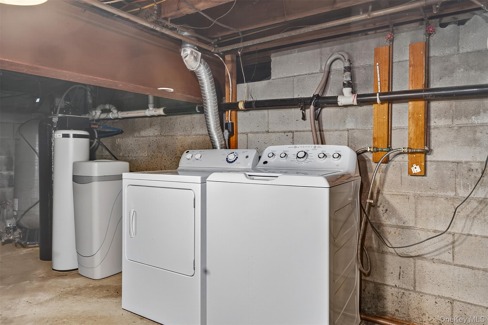 3 Hudson Bluff Circle, Marlboro, NY 12542