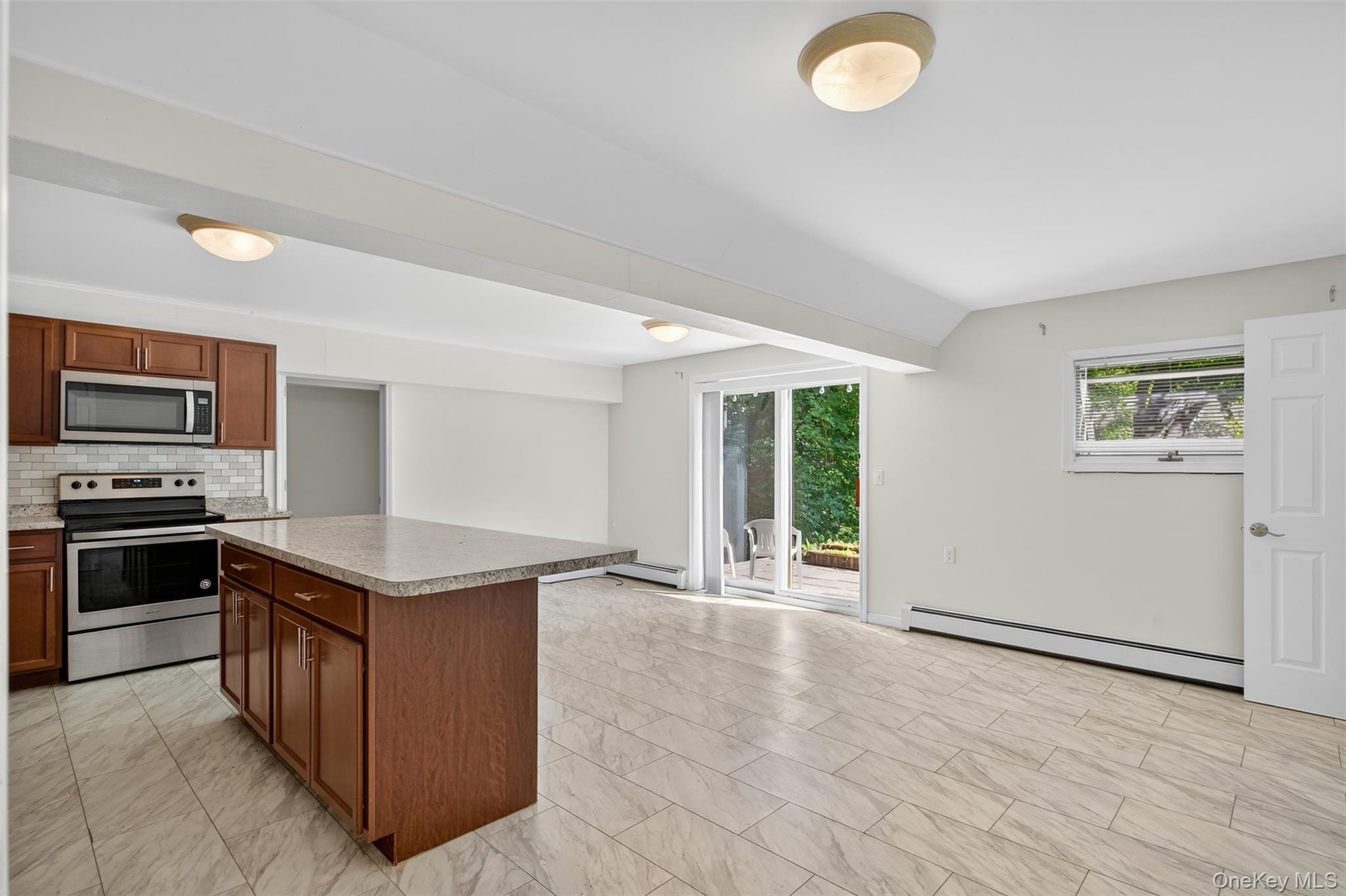 3 Hudson Bluff Circle, Marlboro, NY 12542