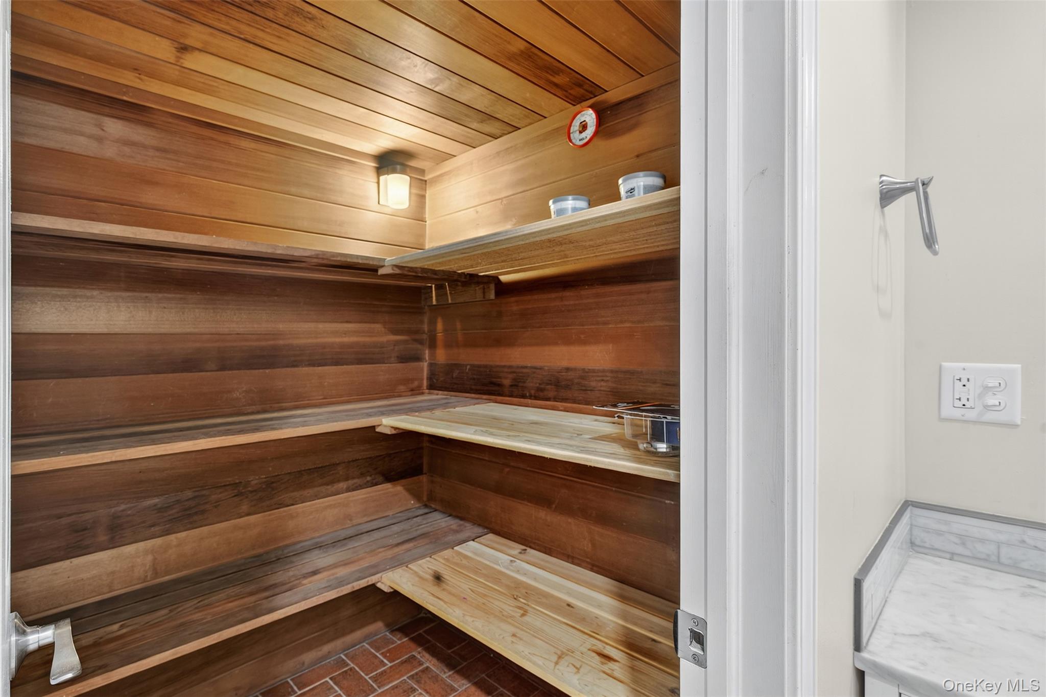 3 Hudson Bluff Circle, Marlboro, NY 12542