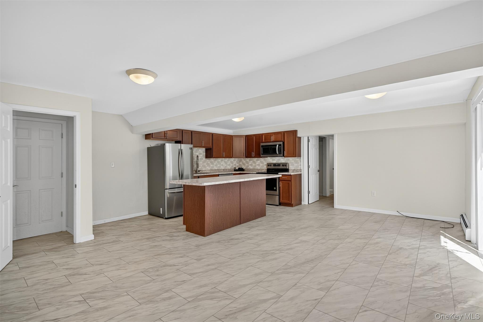 3 Hudson Bluff Circle, Marlboro, NY 12542