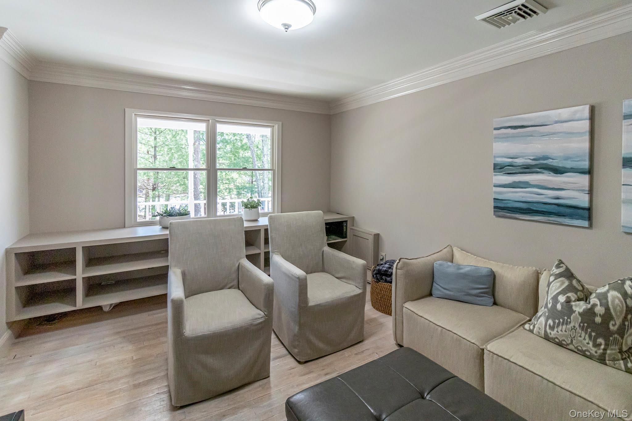 6 Bayview Terrace, Hampton Bays, NY 11946