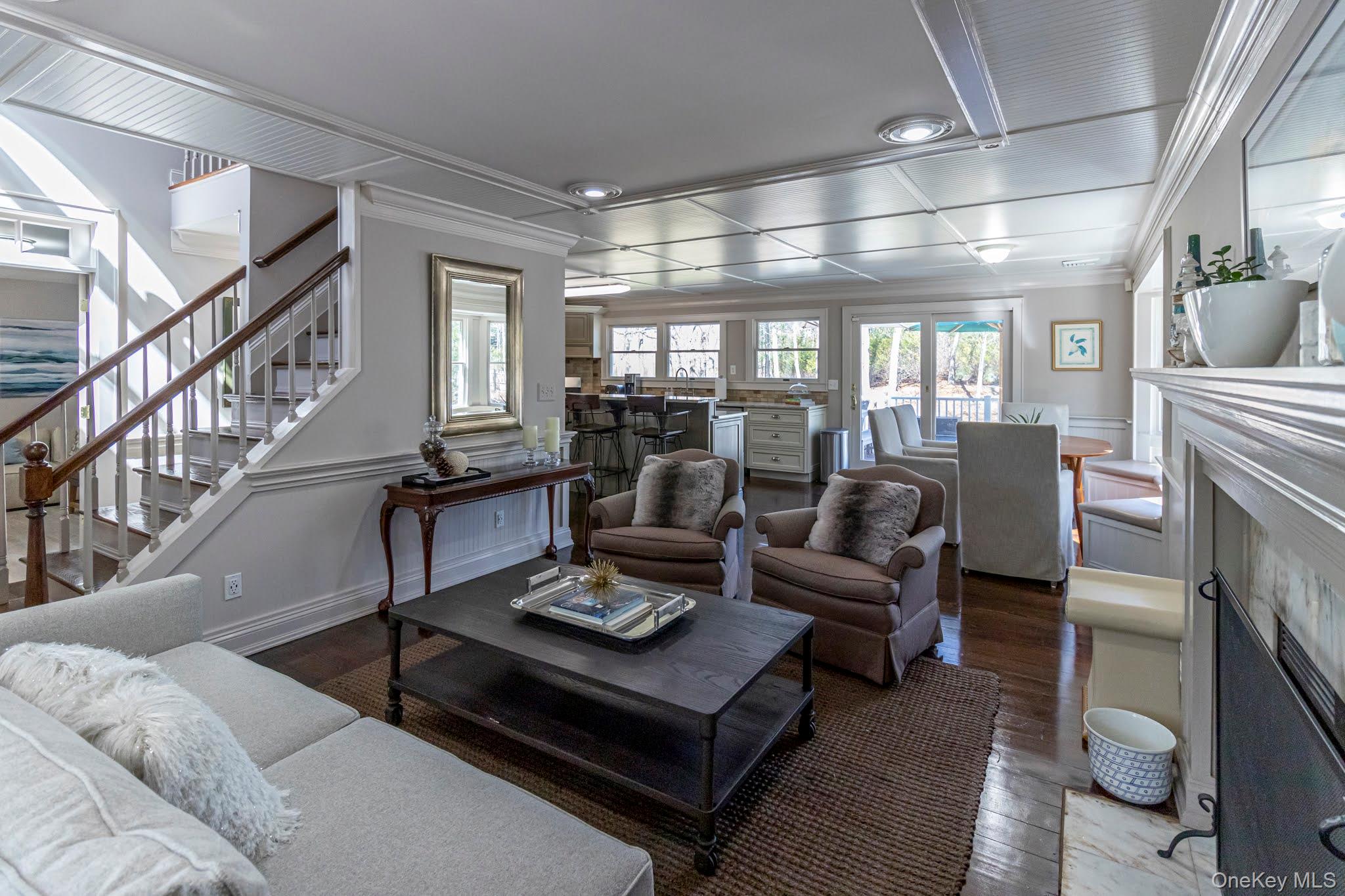 6 Bayview Terrace, Hampton Bays, NY 11946