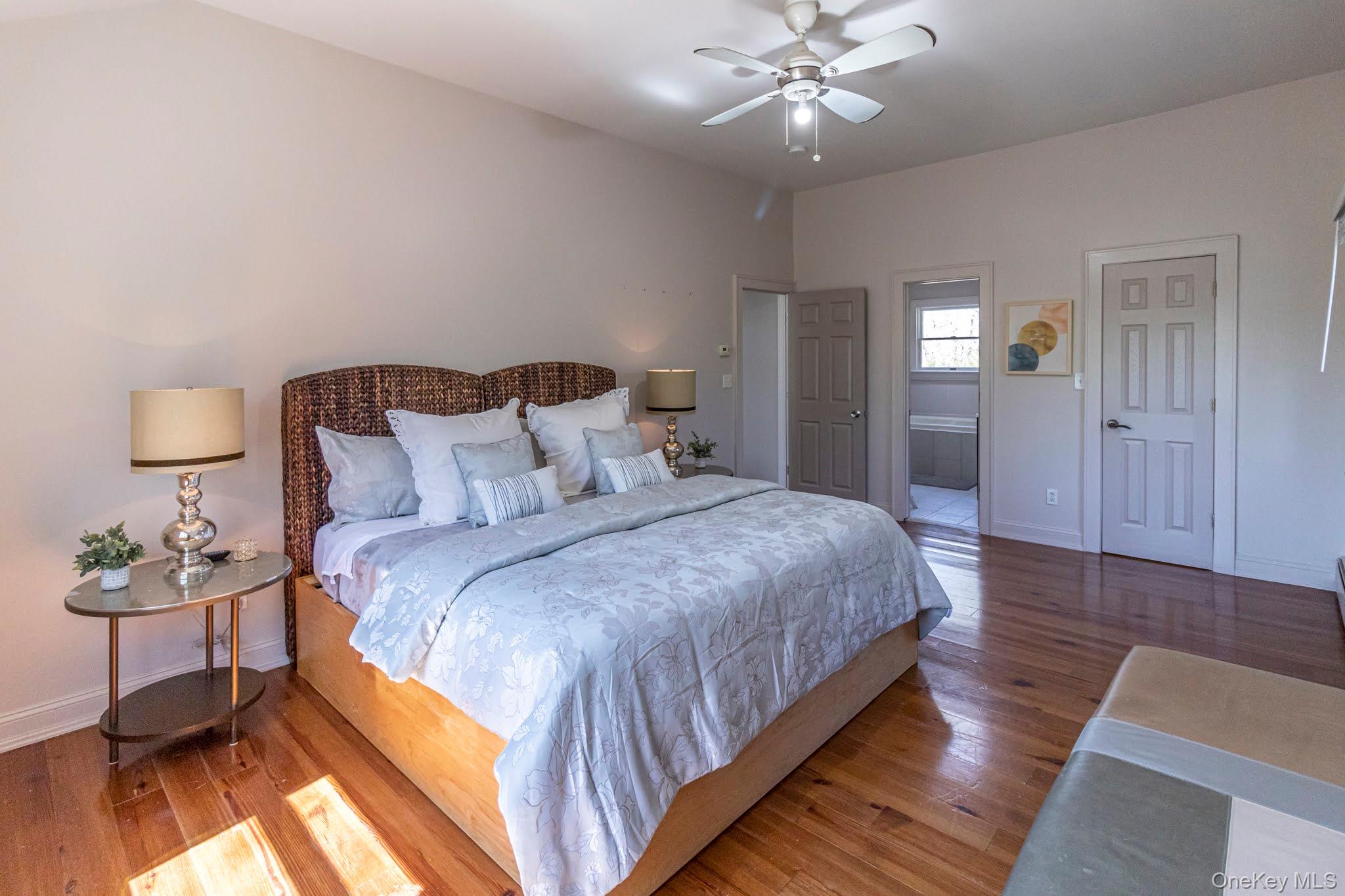 6 Bayview Terrace, Hampton Bays, NY 11946