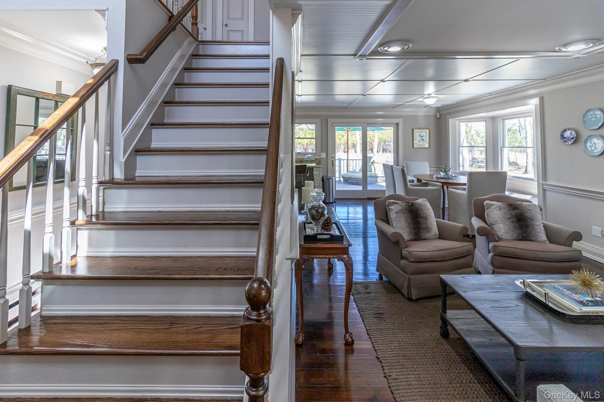 6 Bayview Terrace, Hampton Bays, NY 11946