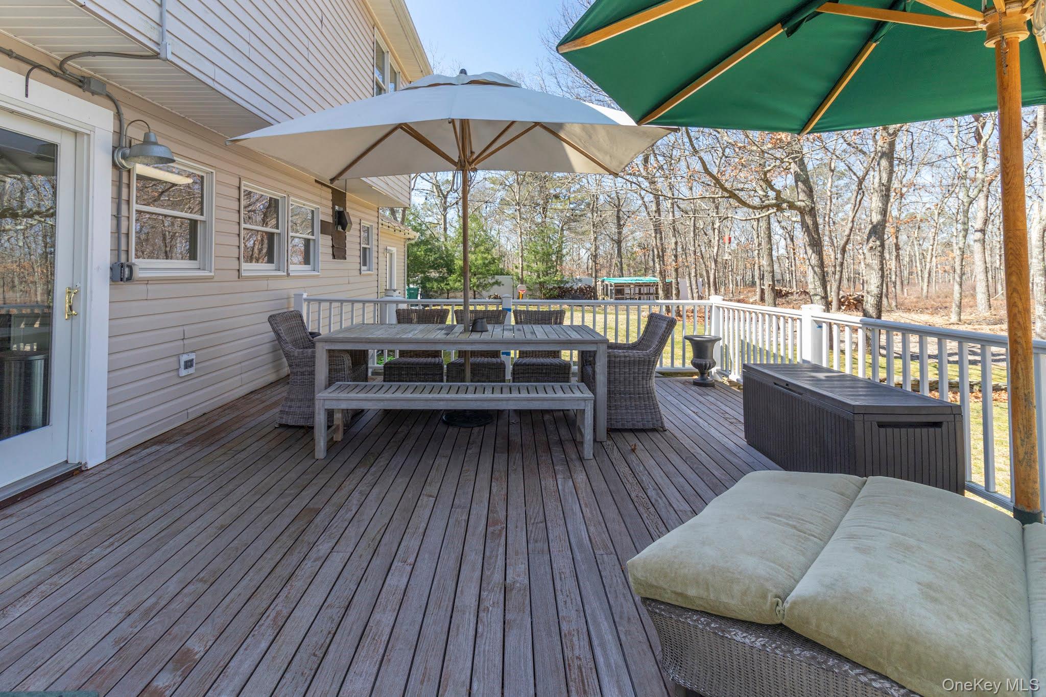 6 Bayview Terrace, Hampton Bays, NY 11946