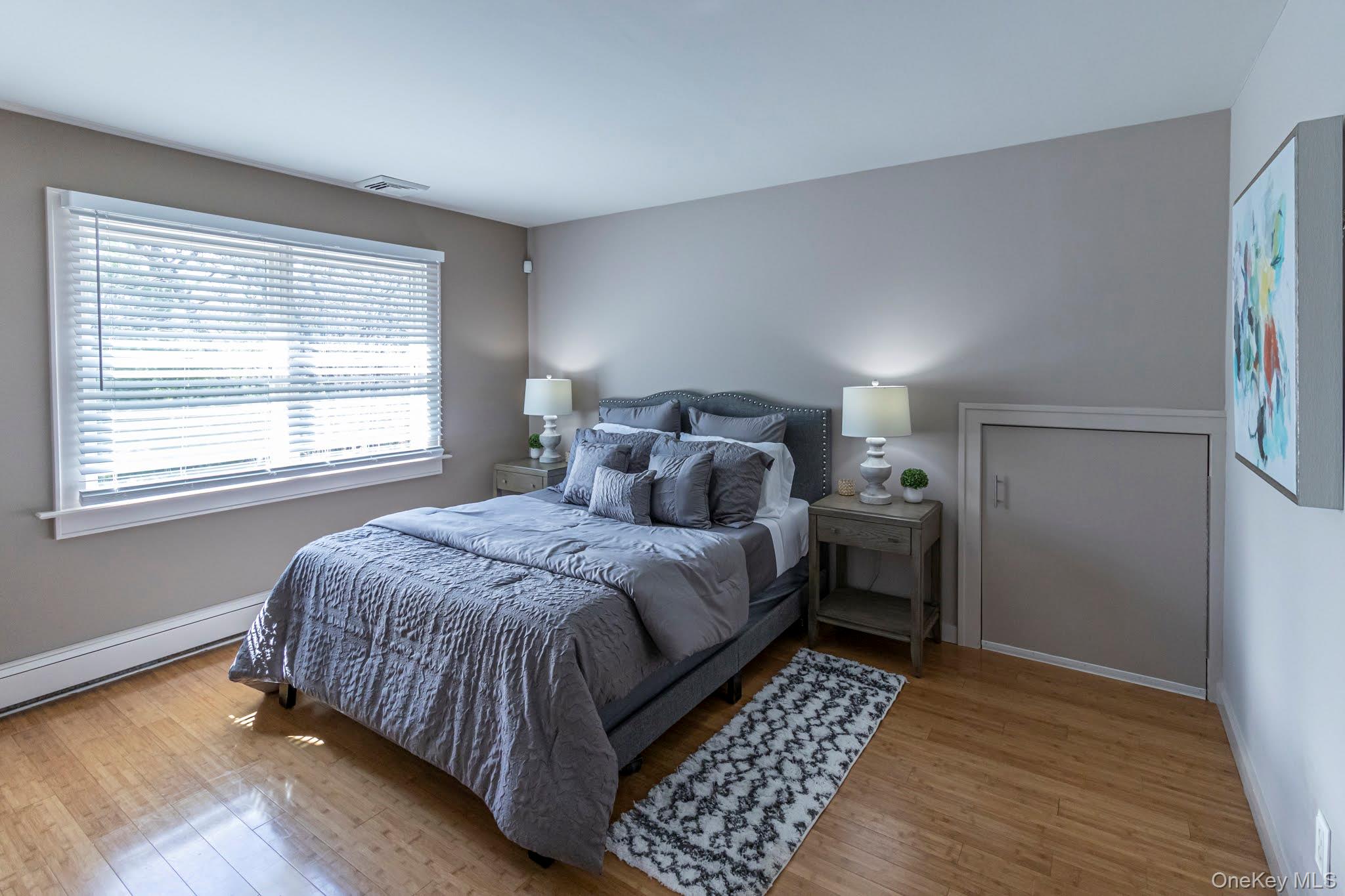 6 Bayview Terrace, Hampton Bays, NY 11946