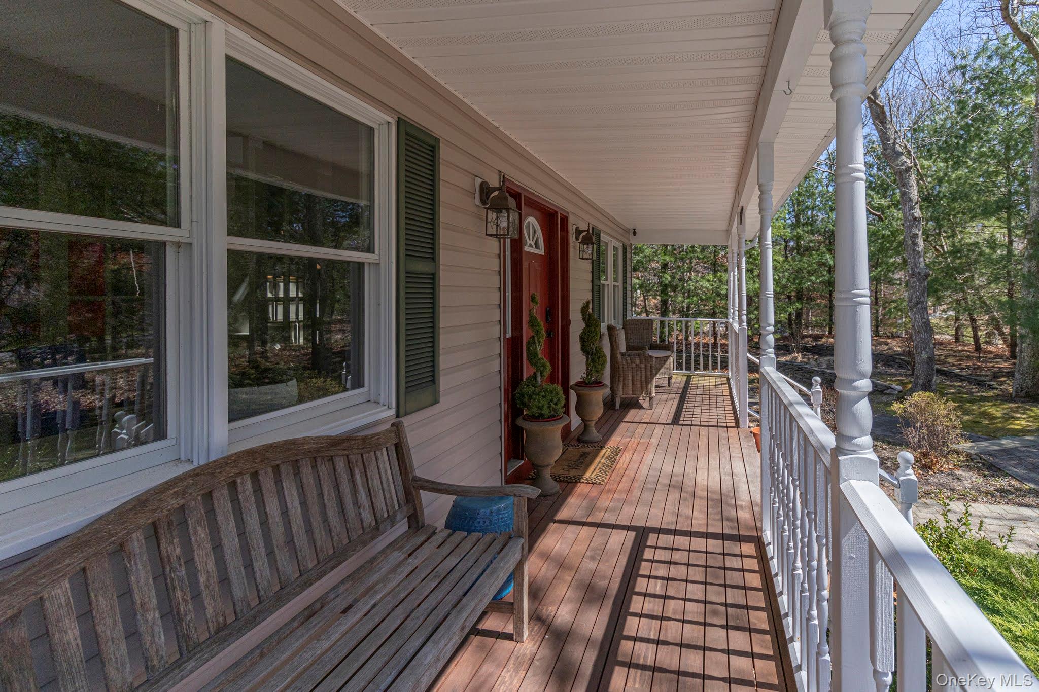 6 Bayview Terrace, Hampton Bays, NY 11946