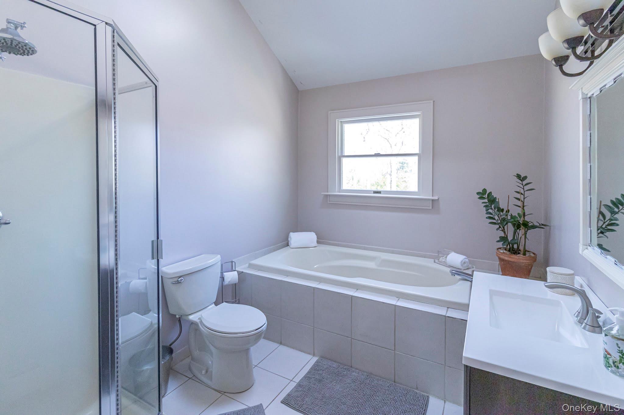 6 Bayview Terrace, Hampton Bays, NY 11946