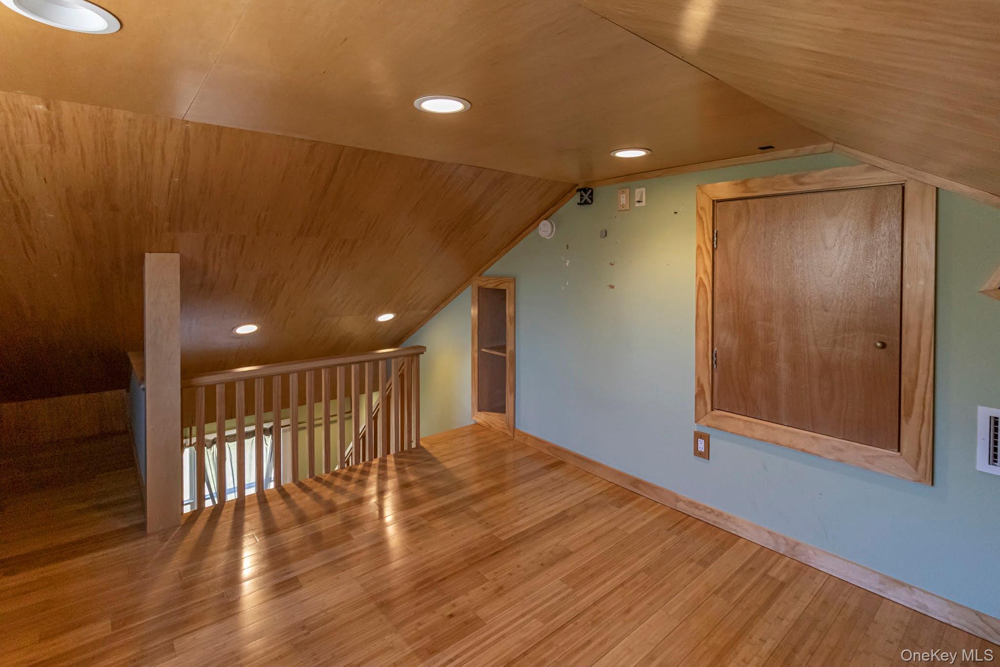 6 Bayview Terrace, Hampton Bays, NY 11946