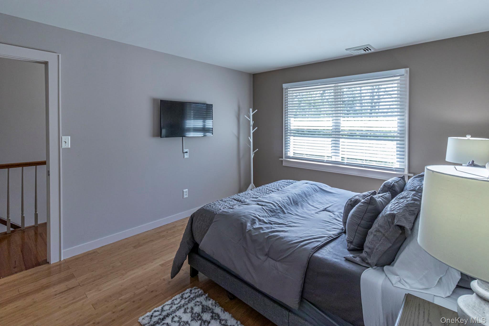 6 Bayview Terrace, Hampton Bays, NY 11946