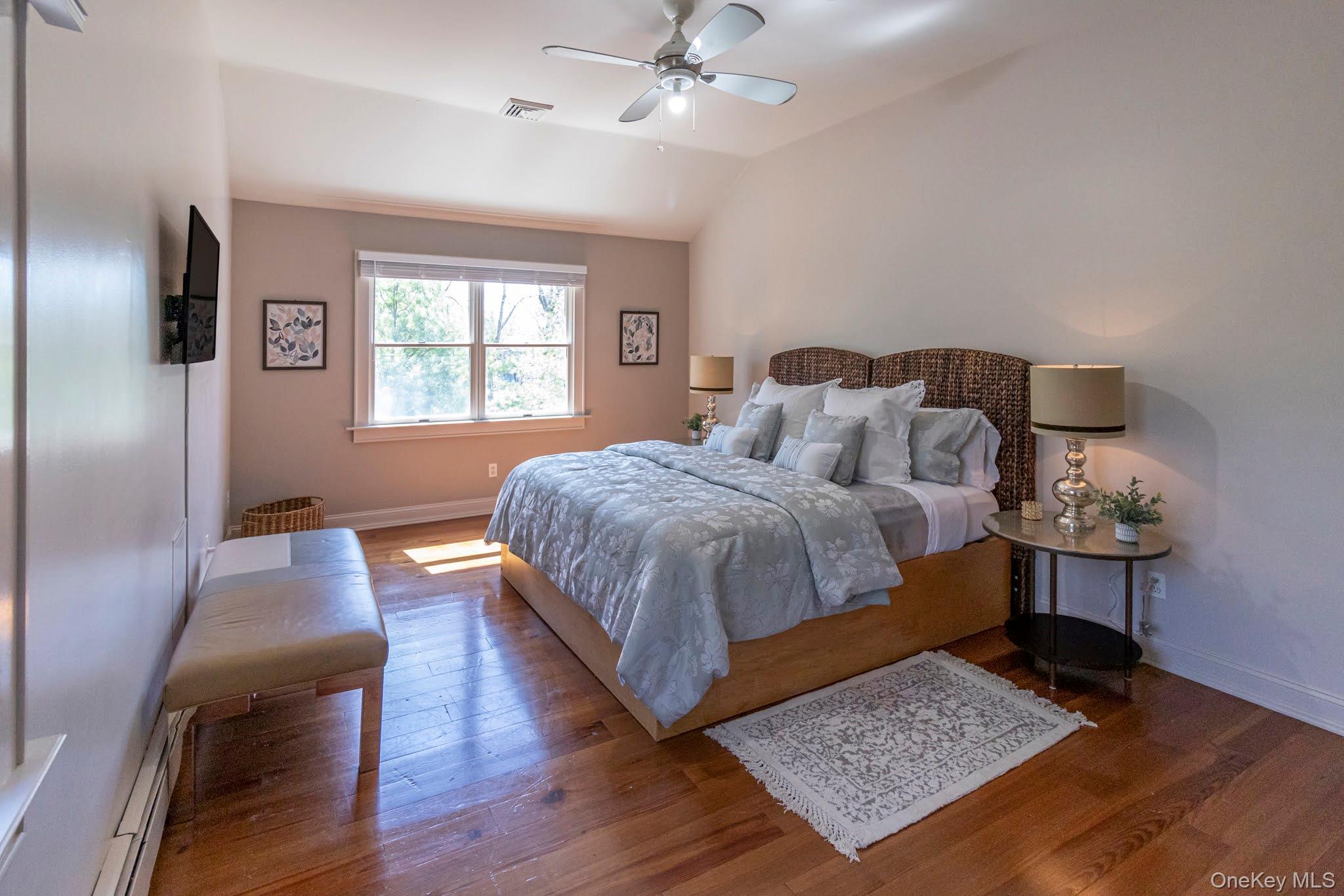 6 Bayview Terrace, Hampton Bays, NY 11946