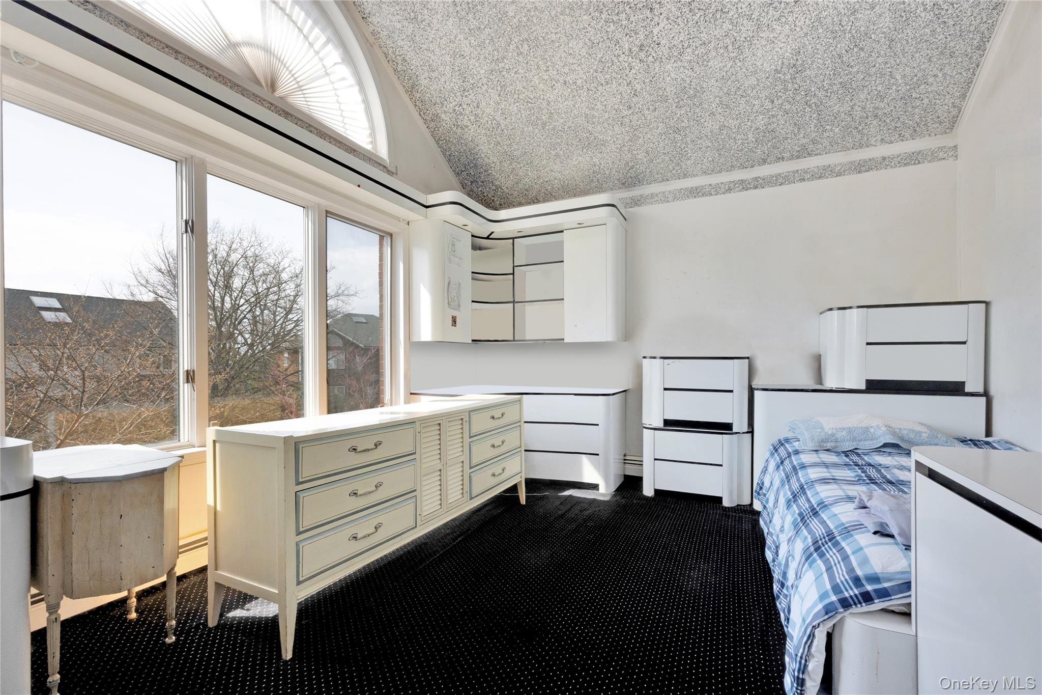 708 Park Lane, Cedarhurst, NY 11516