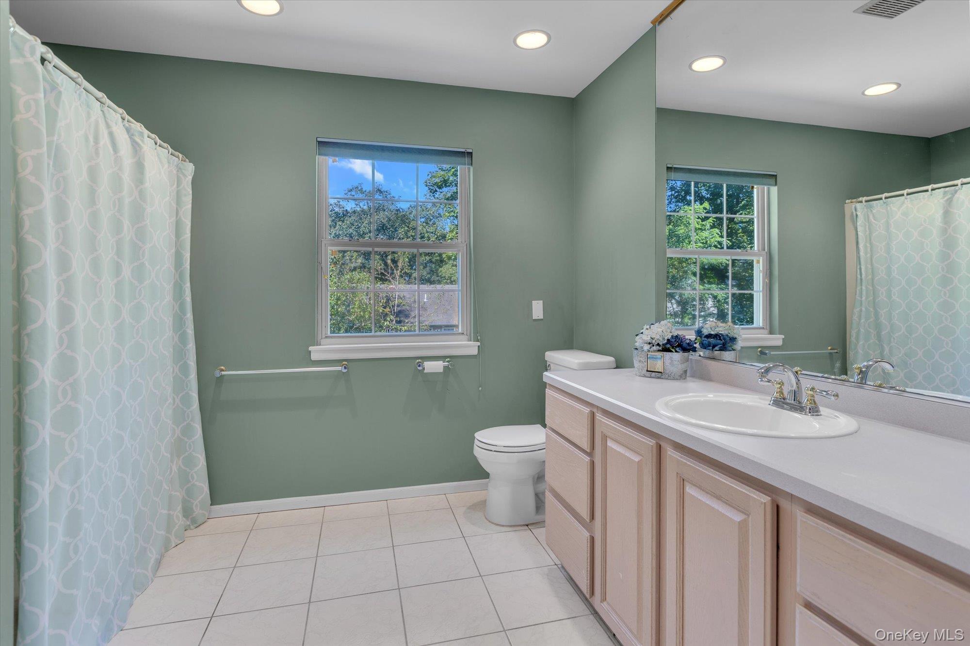 98 Woodhull Road, Huntington, NY 11743