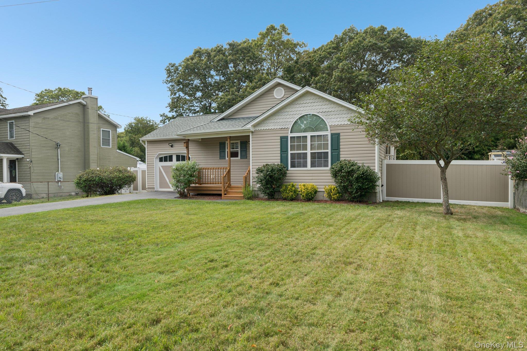 46 Broadway, Shirley, NY 11967