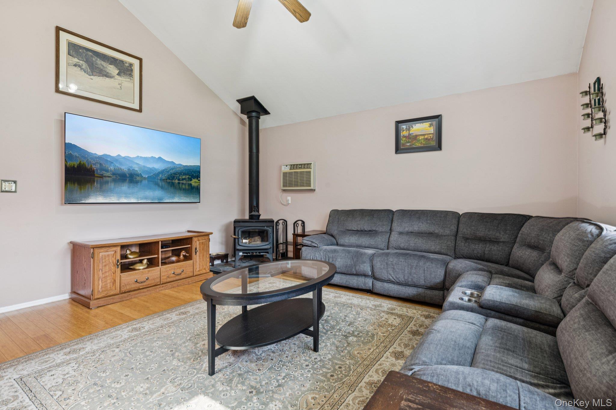 46 Broadway, Shirley, NY 11967