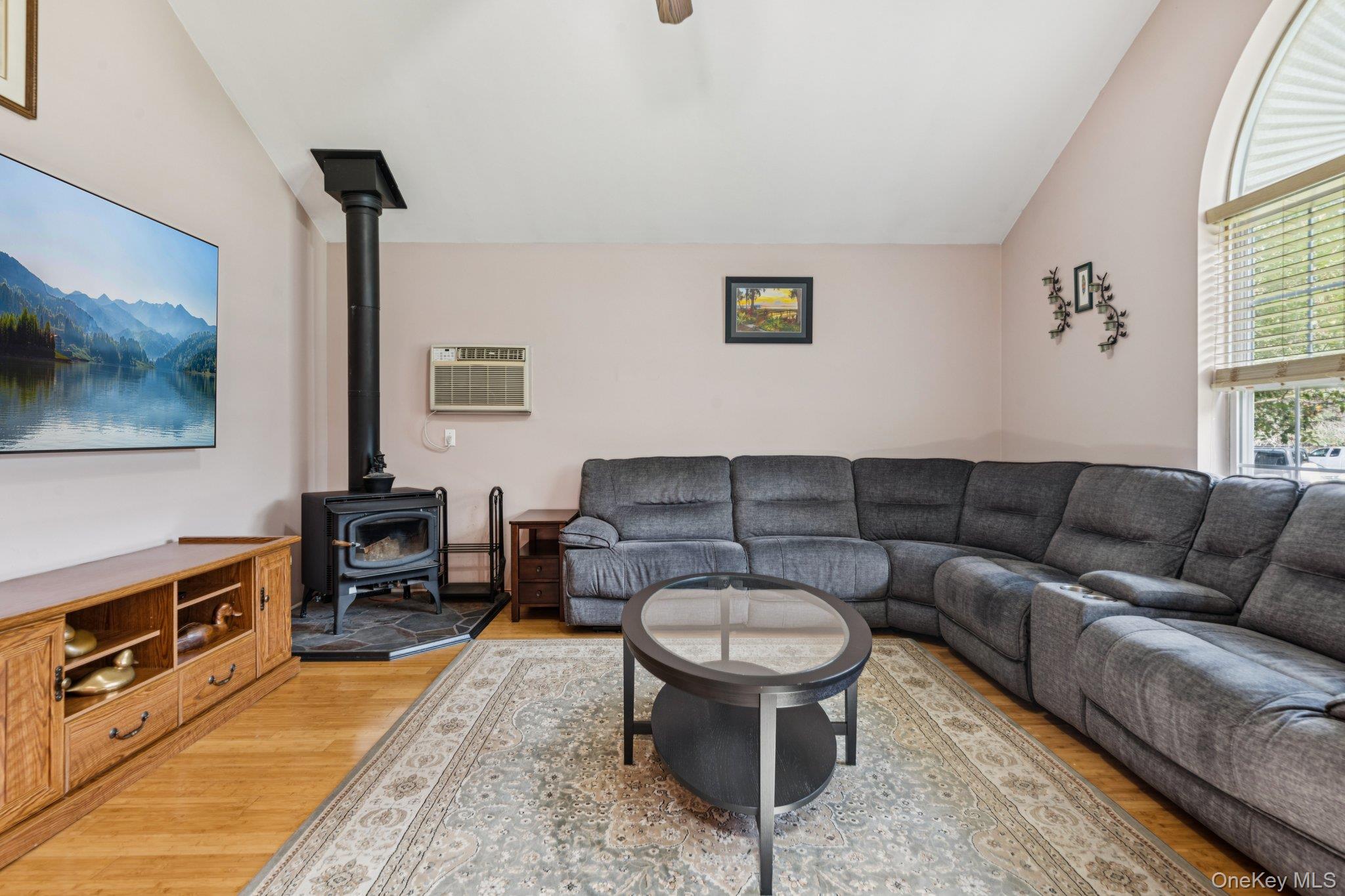 46 Broadway, Shirley, NY 11967