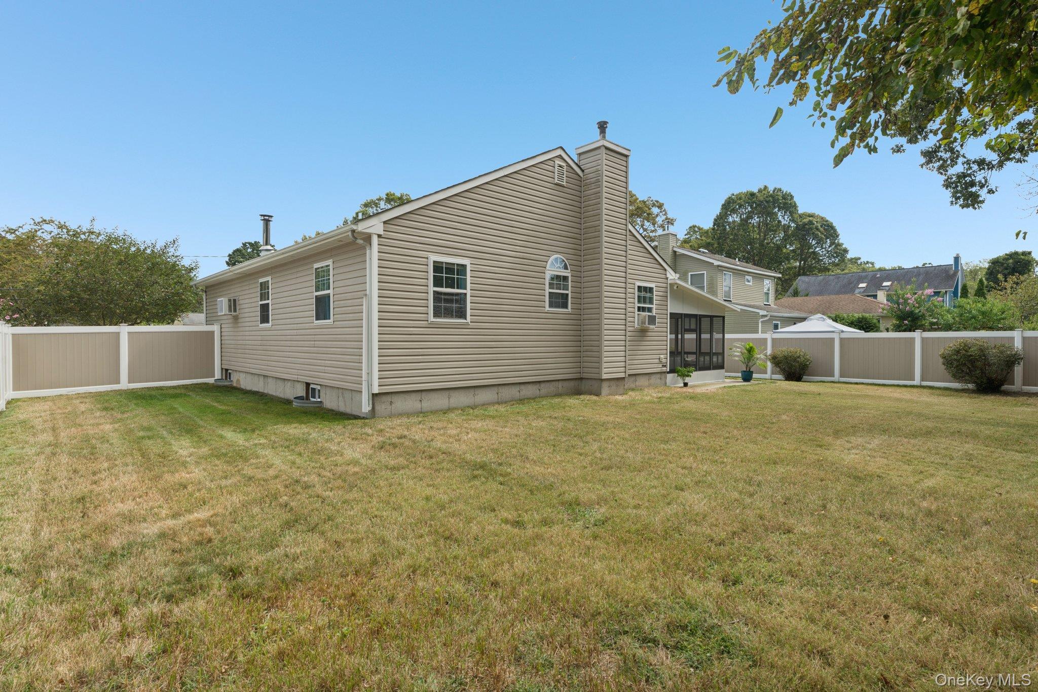 46 Broadway, Shirley, NY 11967