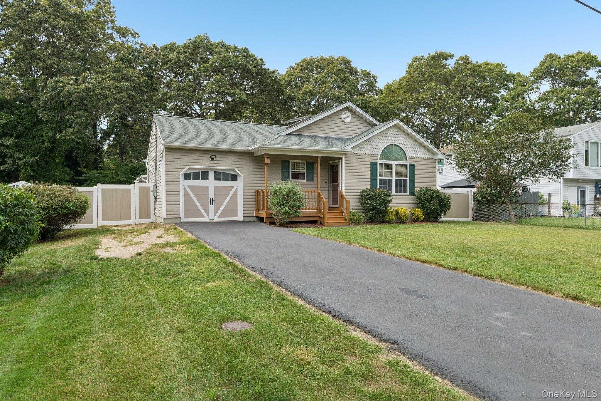 46 Broadway, Shirley, NY 11967