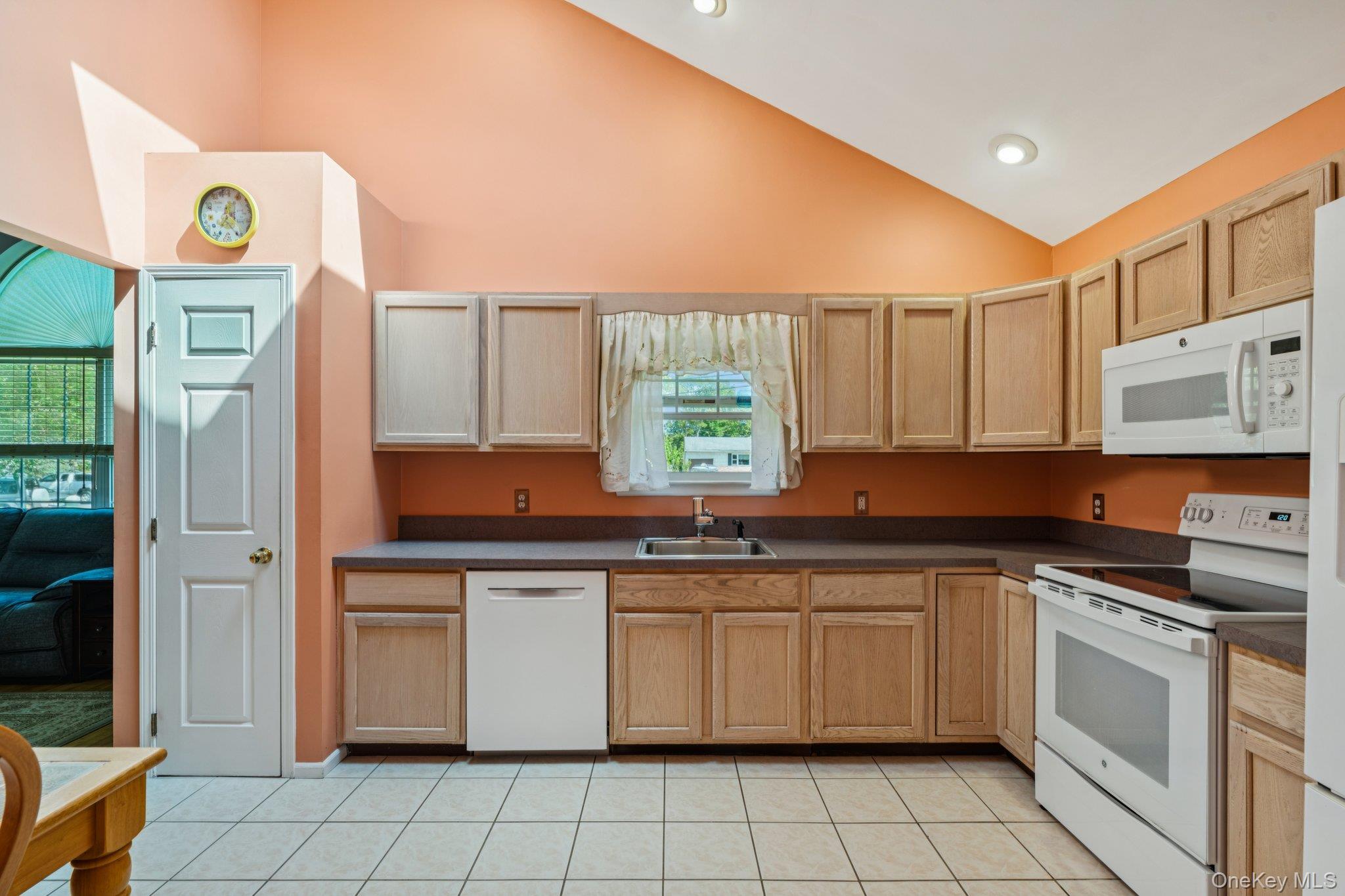 46 Broadway, Shirley, NY 11967