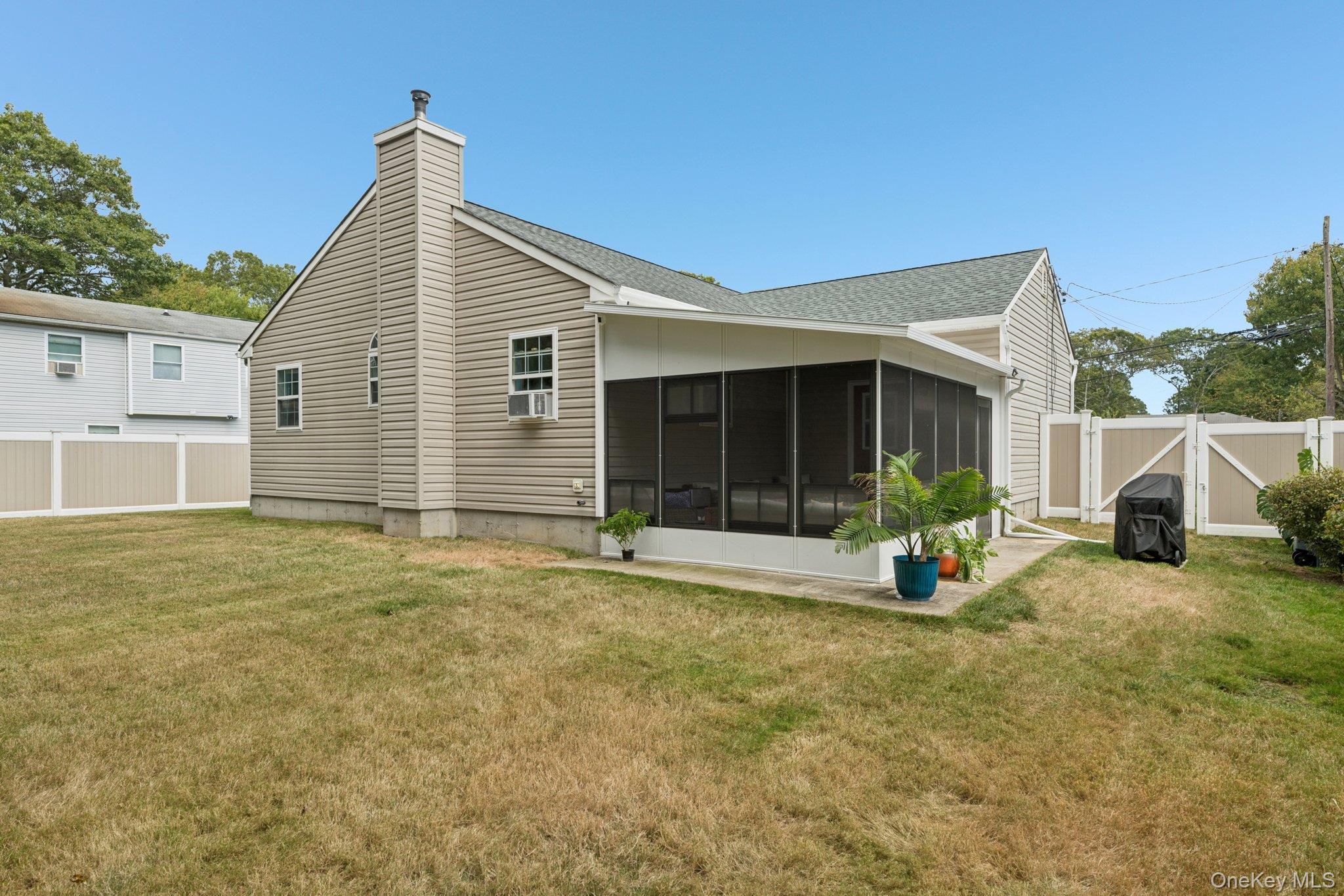 46 Broadway, Shirley, NY 11967