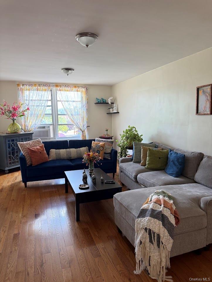 60-11 Broadway # 3S, Woodside, NY 11377