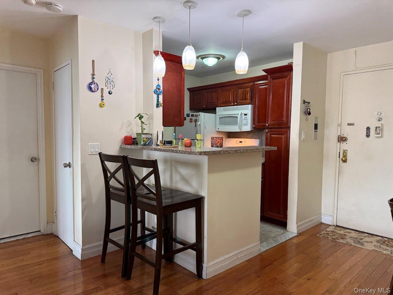 60-11 Broadway # 3S, Woodside, NY 11377