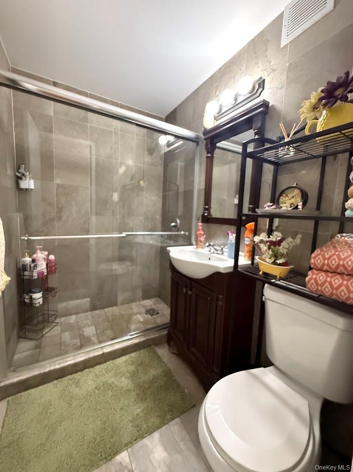 60-11 Broadway # 3S, Woodside, NY 11377