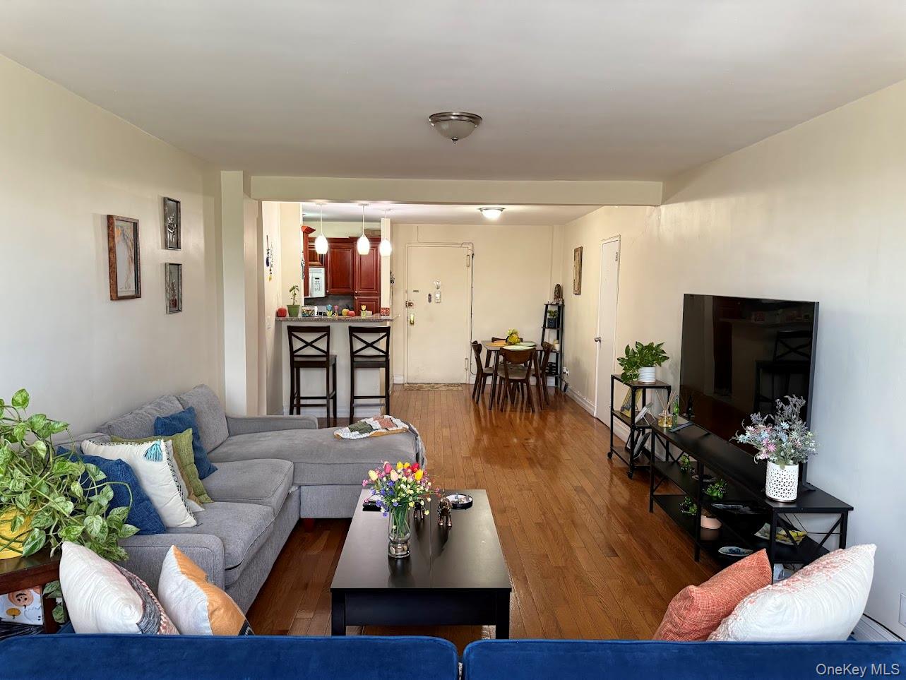 60-11 Broadway # 3S, Woodside, NY 11377