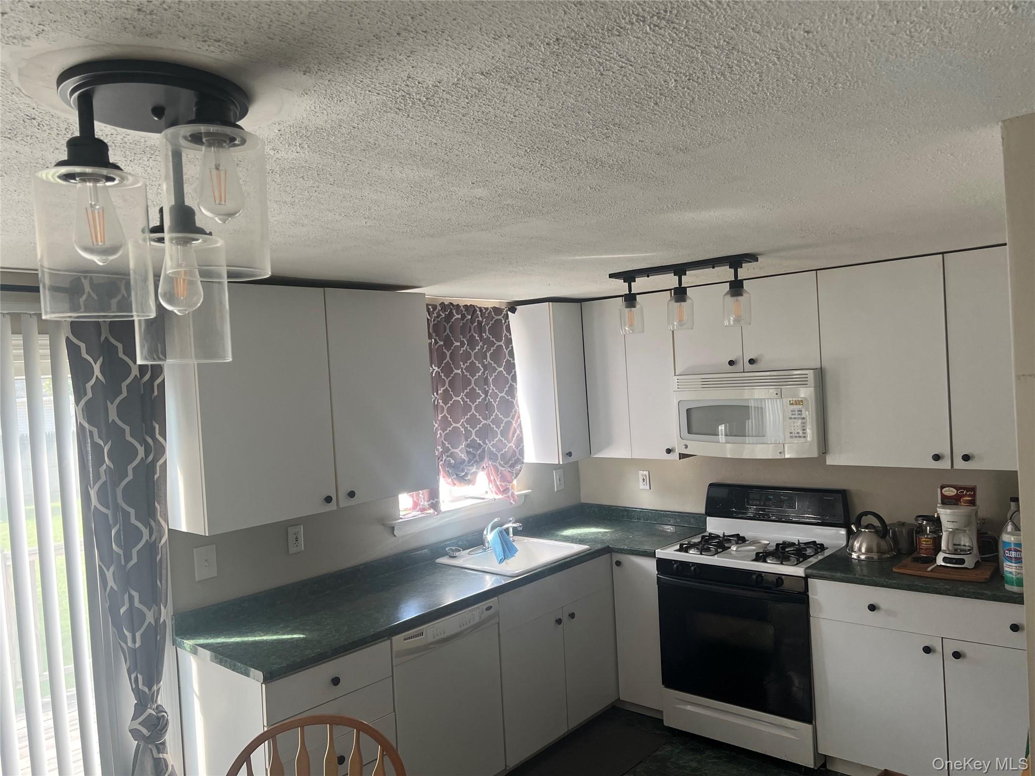 28 Penataquit Avenue, Bay Shore, NY 11706