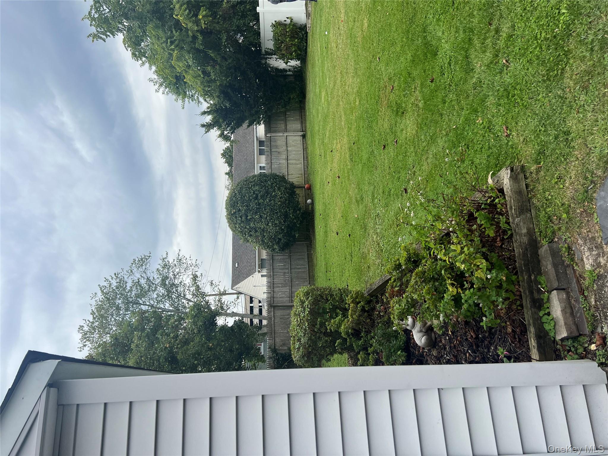 28 Penataquit Avenue, Bay Shore, NY 11706